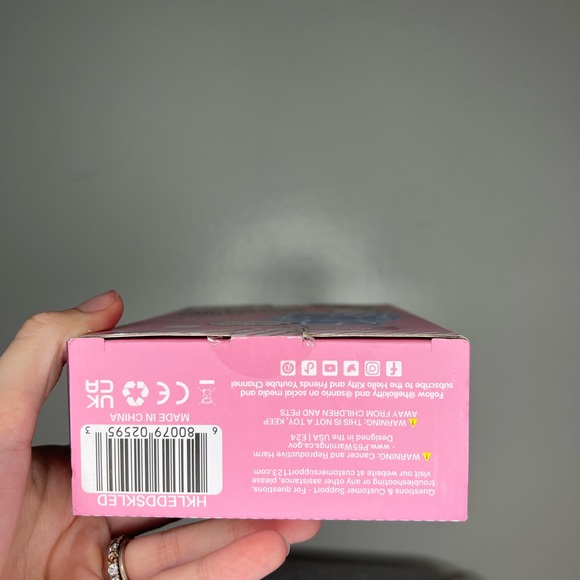 NEW Hello Kitty Multicolor LED Desktop light - Picture 4 of 4